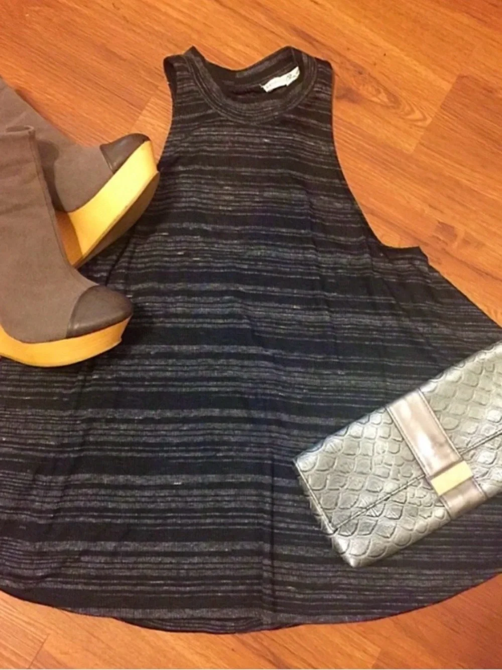 EXPRESS Sleeveless Flowy Tank XS - Picture 5 of 6